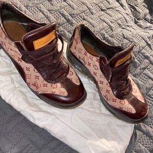 VINTAGE LOUIS VUITTON SNEAKERS